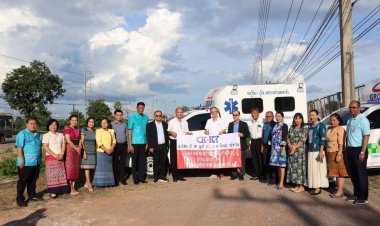 'ซี เค ชูส์' น้ำใจงาม ทุ่มกว่า 2 ล. มอบรถพยาบาลป้ายแดงให้กับ รพ.บ้านไผ่-ทต.พระลับ