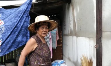 สุดรันทด!คุณยายวัย 75 พายุซัดบ้านพัง ไร้เงินซ่อมแซม