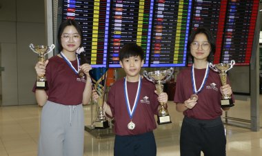 2 เด็กไทยเจ๋งคว้าเหรียญแข่งขันภาษาอังกฤษโอลิมปิก