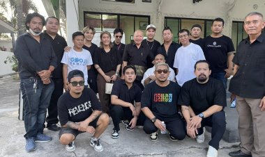 แห่อาลัยบิดา"ป๊อบ-ปิ๊ก"แห่งวง crocodile junior