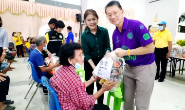 พิจิตรน้ำลด3ส.ส.เมืองชาละวันลงพื้นที่แจกถุงยังชีพผู้ประสบภัย10อำเภอ3,084ชุด