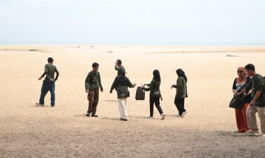 พี่พาน้องลุยเก็บขยะ 'อ่าวมะนาว-เขาตันหยง'จิตอาสารับปิดเทอม