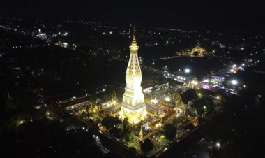 ฮือฮา"บายศรีพญานาค"มูลค่านับล้าน บูชาพระธาตุพนม วันสัตตนาคารำลึก
