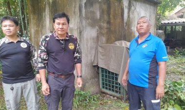 ไล่จับระทึก!หมีควายย่องเปิดตู้เย็นขโมยอาหารชาวบ้าน