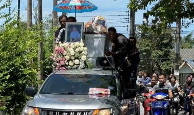 แห่อาลัย สุดเศร้า เผาแล้ว ม.6เหยื่อมิจฉาชีพ หลอกขายไอโฟน