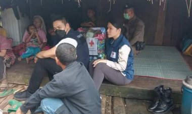 นอภ.สบเมยควงนายกกิ่งกาชาดลงพื้นที่มอบสิ่งของช่วยเด็กกำพร้า