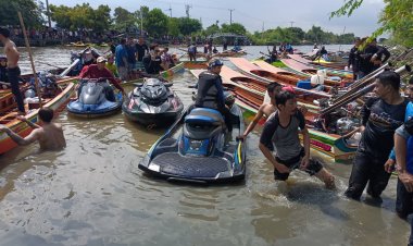 เจ็ตสกี 4 ลำซิ่งแข่งกันตกคลื่นพุ่งชนเรือหางยาวกลางลำดับสลด 3 ศพ