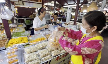 แม่ค้าขนมไทยครวญน้ำตาลแพงกก.ละ 4 บาทดันต้นทุนการผลิตพุ่ง