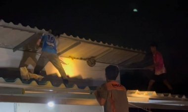 ก่อนหวยออก!กู้ภัยฯปีนดาดฟ้าบุกจับงูเหลือมยาว2เมตรหนัก40กก.