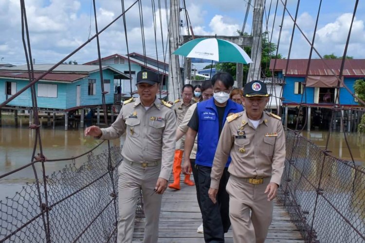 แม่น้ำยมพิจิตรล้นตลิ่งท่วมบ้านเรือนที่อยู่ที่ลุ่มต่ำริมแม่น้ำ