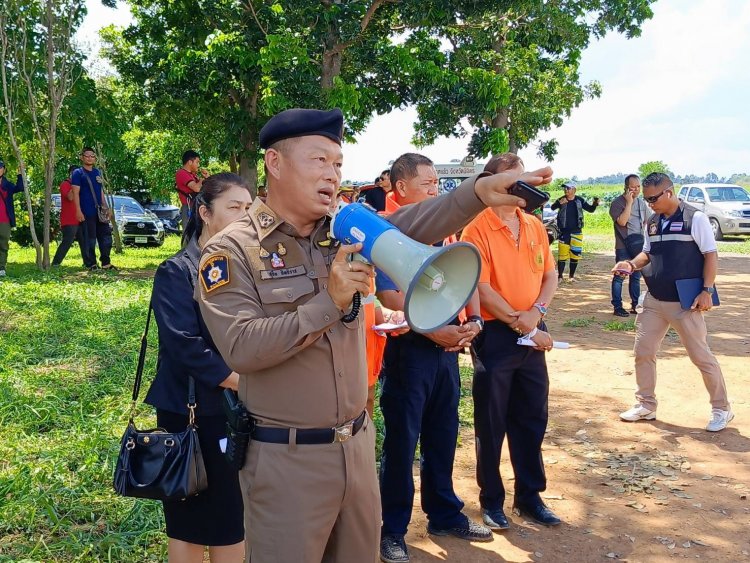 ตำรวจ-นอภ.เมืองพิจิตรสนธิกำลังปิดล้อมบึงสีไฟล่าแก๊งขนยาบ้าหนีจับกุม