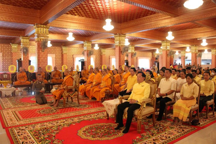 ปทุมธานีสวดพระพุทธมนต์ถวายเป็นพระราชกุศล