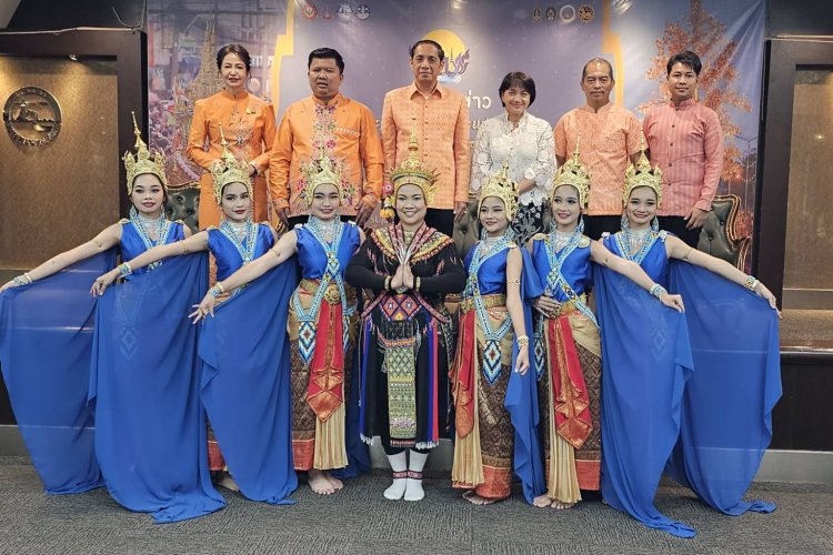 สืบสานงานประเพณี"ชักพระ - ทอดผ้าป่า-แข่งเรือยาว" จ.สุราษฎร์ธานี