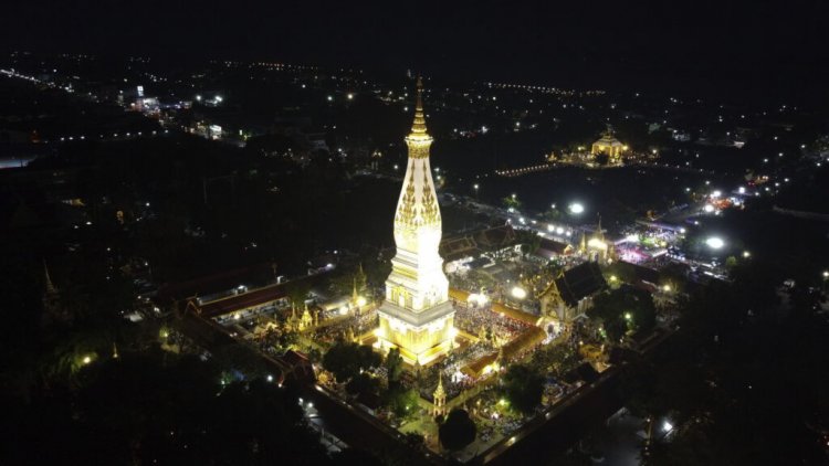 ฮือฮา"บายศรีพญานาค"มูลค่านับล้าน บูชาพระธาตุพนม วันสัตตนาคารำลึก