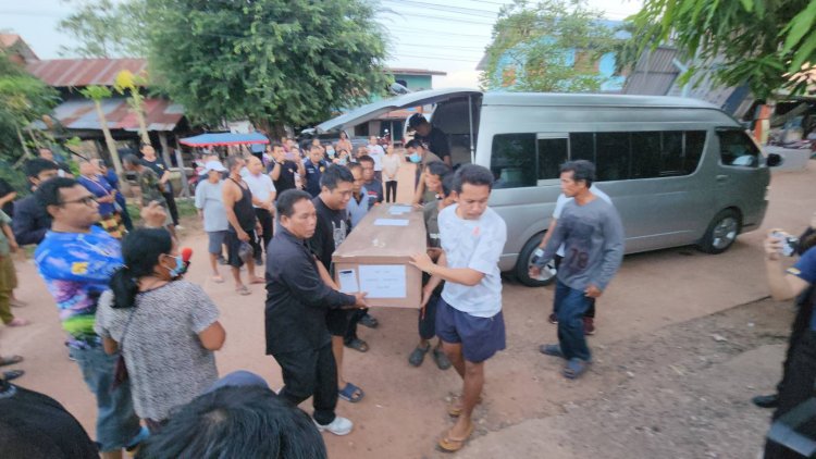 พ่อร่ำให้รับศพลูกชายเสียชีวิตจากสงคราม"ยิว-ฮามาส"กลับบ้านเกิด