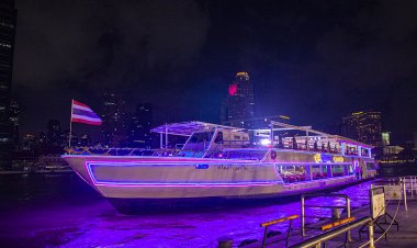 SMILE RIVERSIDE CRUISE ล่องเรือหรู ดินเนอร์อาหารเลิศรส ท่องสายน้ำเจ้าพระยามค่ำคืน