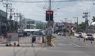 ชาวบ้านโวย! อำเภอชนแดนปิดถนนจัดงานงิ้วทำจราจรติดขัด