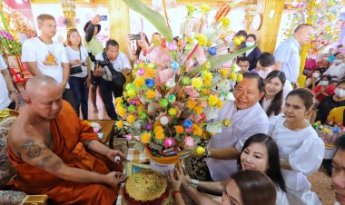 ศิษยานุศิษย์นับหมื่นแห่ร่วมงานทอดกฐินวัดสายไหม