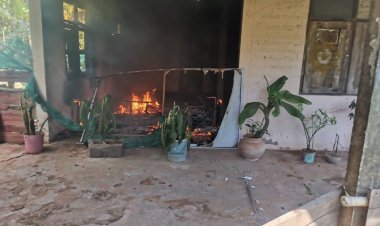 ตำรวจ ทล.ชัยภูมิออกตรวจพบหนุ่มคลั่งเผาบ้านตนเองอ้าง แค้นพี่ชายปมรดก