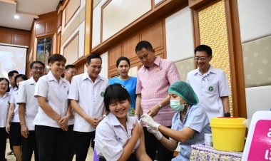 ชลบุรีคิกออฟฉีดวัคซีน"เอชพีวี"เด็กนักเรียนลดโรคมะเร็งปากมดลูก