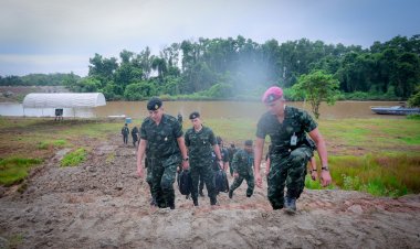 แม่ทัพภาค 4 สั่งลุยสร้างเขื่อนป้องกันตลิ่งพัง-ดินสไลด์ฝั่งมาเลย์
