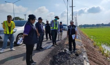 ป.ป.ช. พิจิตร ลงพื้นที่ตรวจสอบงบ 49 ล้านสร้างถนนทางหลวงเสร็จใช้ได้ไม่นานเจอรอยแตกร้าวซะแล้ว