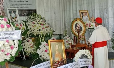 พระคาร์ดินัล ร่วมเคารพศพ"ครูเจี๊ยบ"พร้อมให้กำลังใจครอบครัว