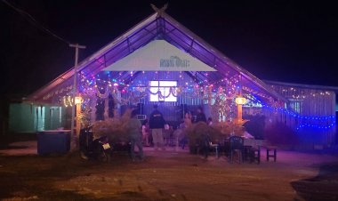 ตร.ขอนแก่นบุกรวบ 10 สาวลาวทำงานร้านโอเกะไม่ได้รับอนุญาต