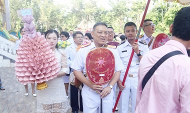 ชาวระยองพร้อมใจทอดกฐินสามัคคีบูรณะปฎิสังขรณ์ศาลากลางน้ำ