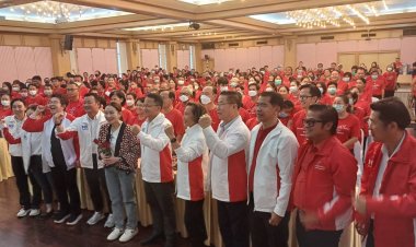 "อุ๊งอิ๊ง" เปิดพรรคเพื่อไทยสาขาอุตรดิตถ์รับฟังปัญหาปชช.ใกล้ชิด