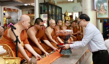 ซีพี ออลล์ คณะผู้มีจิตศรัทธา ทอดกฐินสามัคคีวัดทางสายบางสะพาน