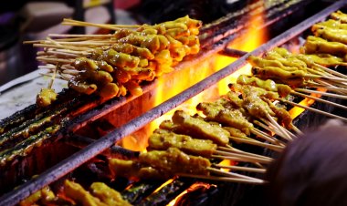 พิจิตรชุมชนคนจีน 100 ปี ย่านเก่าวังกรดจัดเทศกาลงานงิ้วยกหมูสะเต๊ะอร่อยหอยทอดรสเด็ด