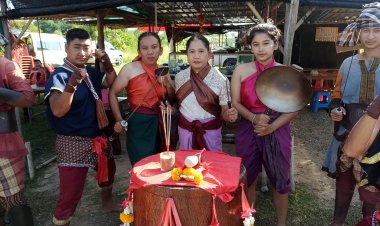 ไอเดียเจ๋ง!!ร้านข้าวแกงบุฟเฟ่ต์โบราณ โชว์บางระจันฟันดาบ ชกมวยไทย กินไปลุ้นระทึก
