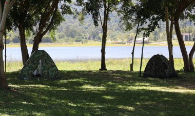 แลนด์มาร์คแห่งใหม่ริมอ่างบ้านกำแพงจุดเช็กอินกางเต็นท์สัมผัสลมหนาว