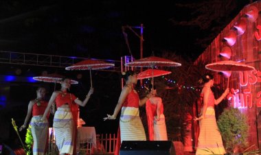 ลอยกระทง-ประกวดนางนพมาศสบเมยคึกคัก