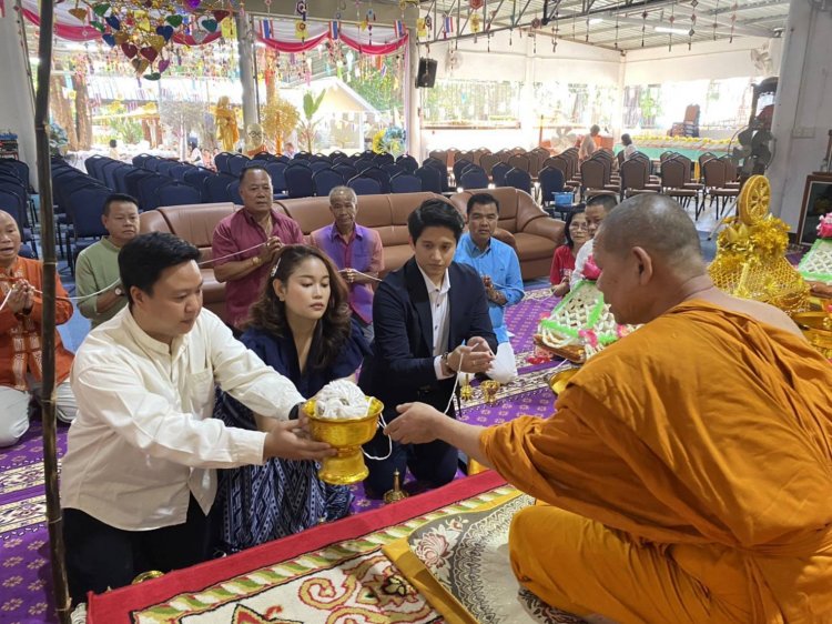 “พ่อเลี้ยงหล้า”ทำบุญใหญ่เจ้าภาพทอดกฐิน-ถวายพระสีวลีวัดสักทองวนาราม