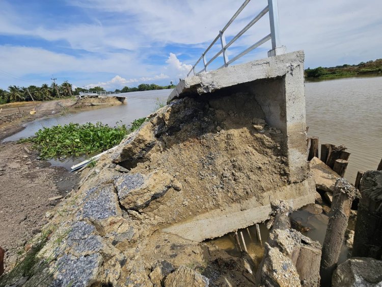 เร่งหาเหตุเขื่อนกันตลิ่งงบ 20 ล้านบาทเพิ่งสร้างเสร็จพังลงแม่น้ำปราจีนบุรี