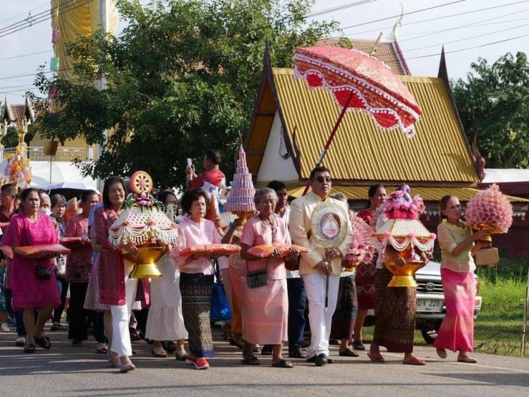 ผอ.โครงการชลประทานศรีสะเกษ ทอดถวายกฐินตอบแทนคุณเมืองชาละวัน