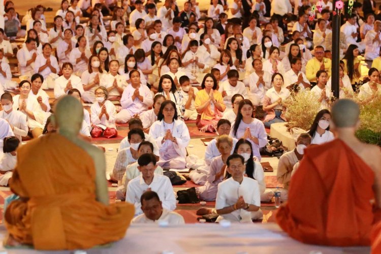 ชาวศรีสะเกษพร้อมใจร่วมประกอบพิธี "สู่ขวัญบ้าน บายศรีเมือง รุ่งเรือง 241 ปี"