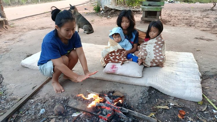 เขาใหญ่อุณหภูมิลดวูบเหลือ 16 องศา แม่ลูก 4 ต้องก่อไฟหนีหนาว