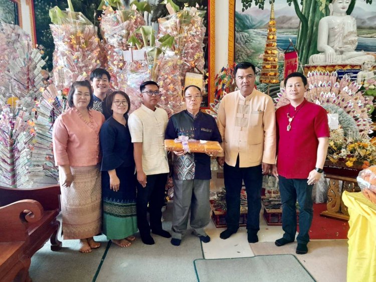 "พ่อเลี้ยงคำ-ประธานไหม–ผู้ใหญ่หมี แม่สอด”ร่วมทอดกฐิน วัดใหม่คำมา ต.แม่ปะ