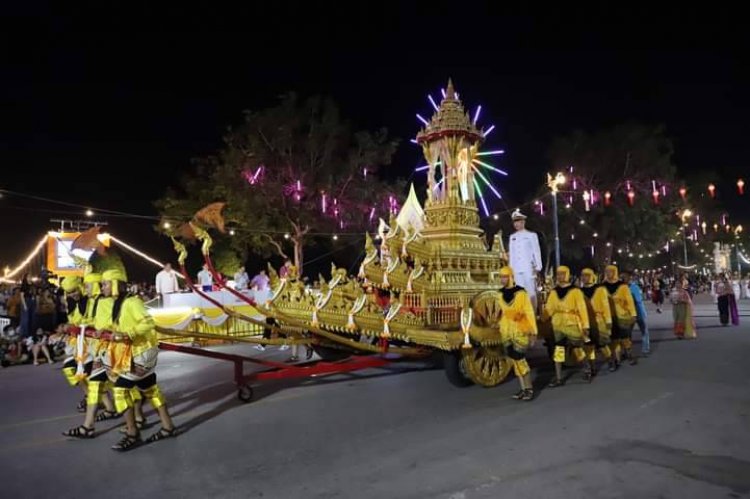 มหัศจรรย์!ลอยกระทงสายไหลประทีป 1,000 ดวงเมืองตาก