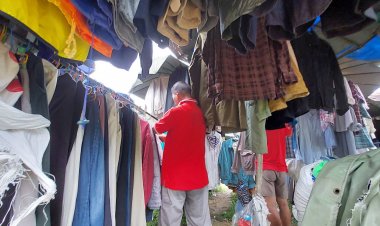 ยอดขายเสื้อกันหนาวคึกคักคนเบตงแห่ซื้อฝากญาติเหนือ-อีสาน