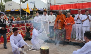 “พีระพันธุ์”ประธานพิธีหล่อองค์พระมหาโพธิสัตว์กวนอิมพันมือ
