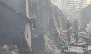 พ่อค้าแม่ค้าหนีตายวุ่น!เพลิงไหม้ตลาดจ๊อดแฟร์ พระราม 9