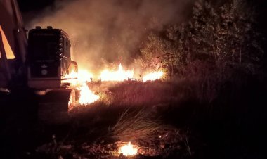 ระทึก!คนร้ายลอบวางเพลิงเผารถแบคโฮที่ยะลา