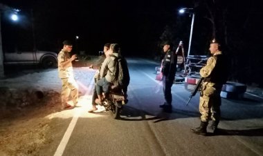 นอภ.ท่าสองยางสนธิกำลังลุยกวาดล้างอาชญากรรมรับปีใหม่