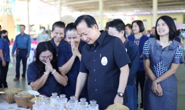 ปทุมธานีจัดคลินิกเกษตรเคลื่อนที่บริการเกษตรกรรวดเร็วและทั่วถึง