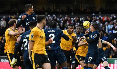 "หมาป่า"เบิดบ้านเฉือนชัยเหนือ"สิงห์บลูส์" 2-1 ศึกพรีเมียร์ลีก