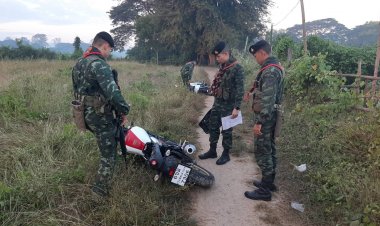 ผบ.ฉก.ราชมนู ตรวจยึดรถจักรยานยนต์ลักลอบส่งข้ามแดน